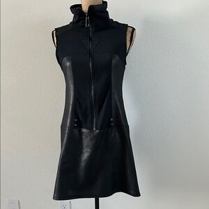 Chic Black Sleeveless Zip-Up dress